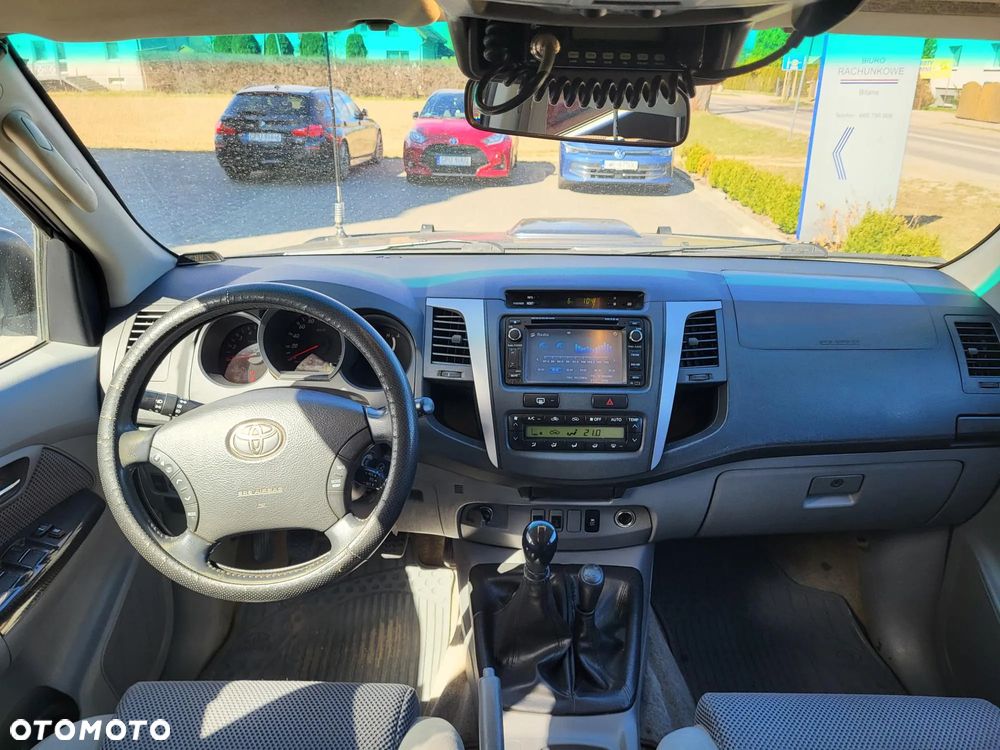 Toyota Hilux 3.0 D-4D Invincible - 20