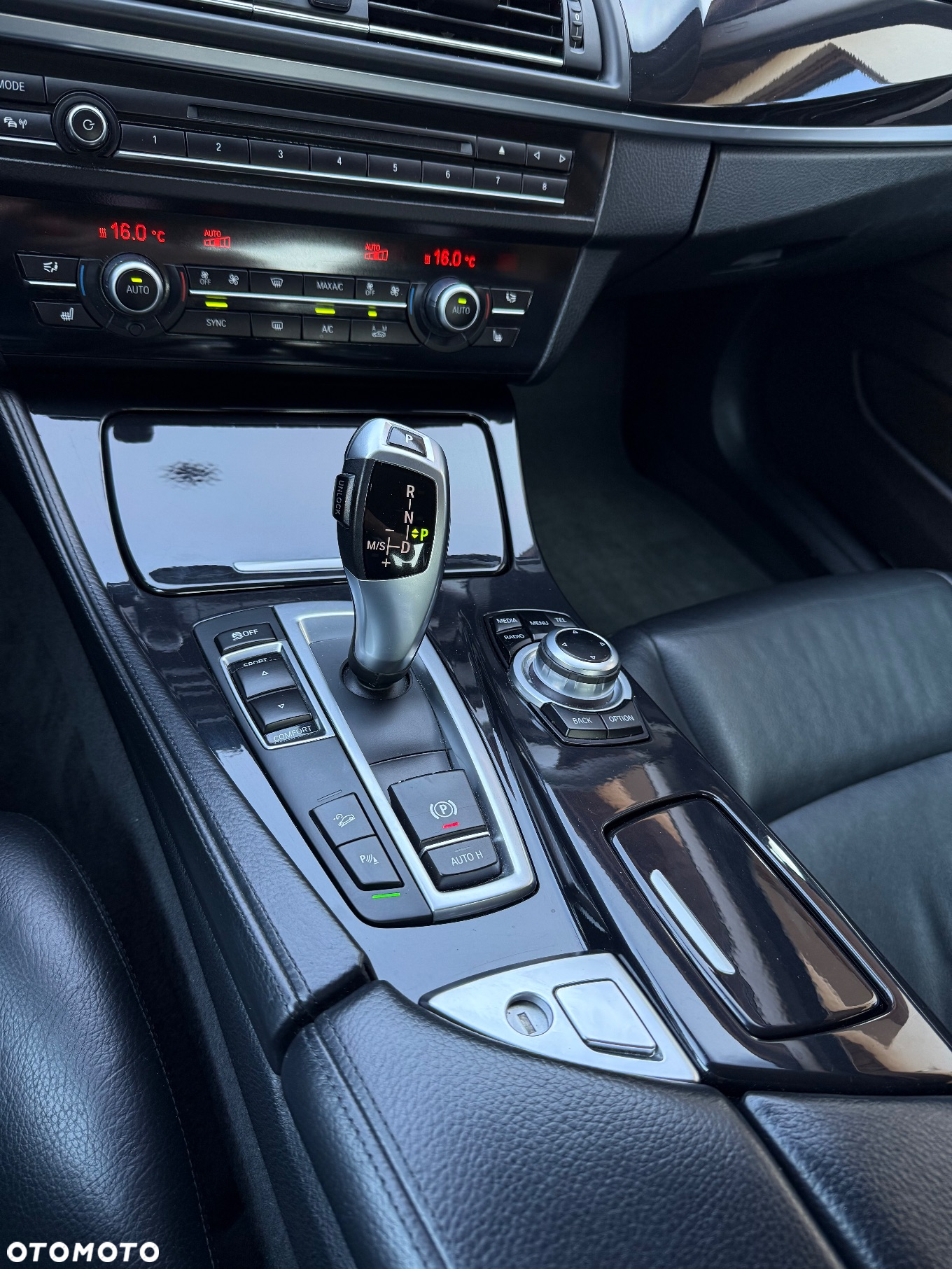 BMW Seria 5 520d xDrive - 14