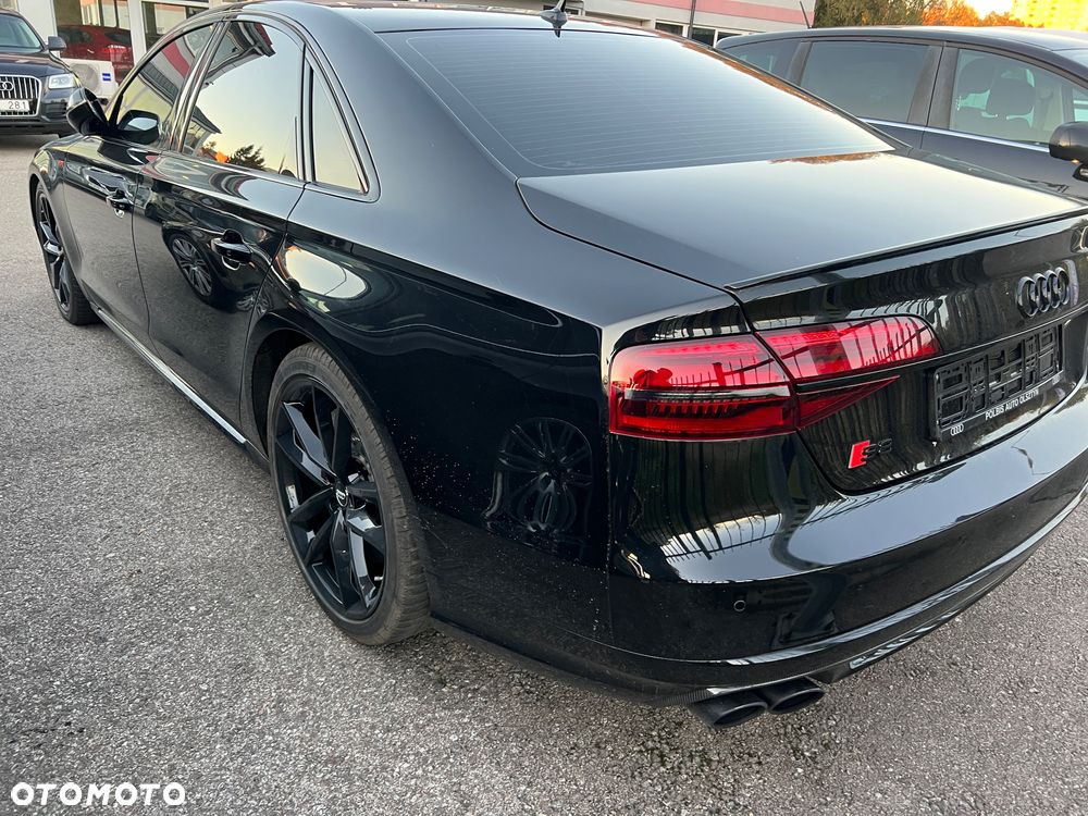 Audi S8 Plus - 11