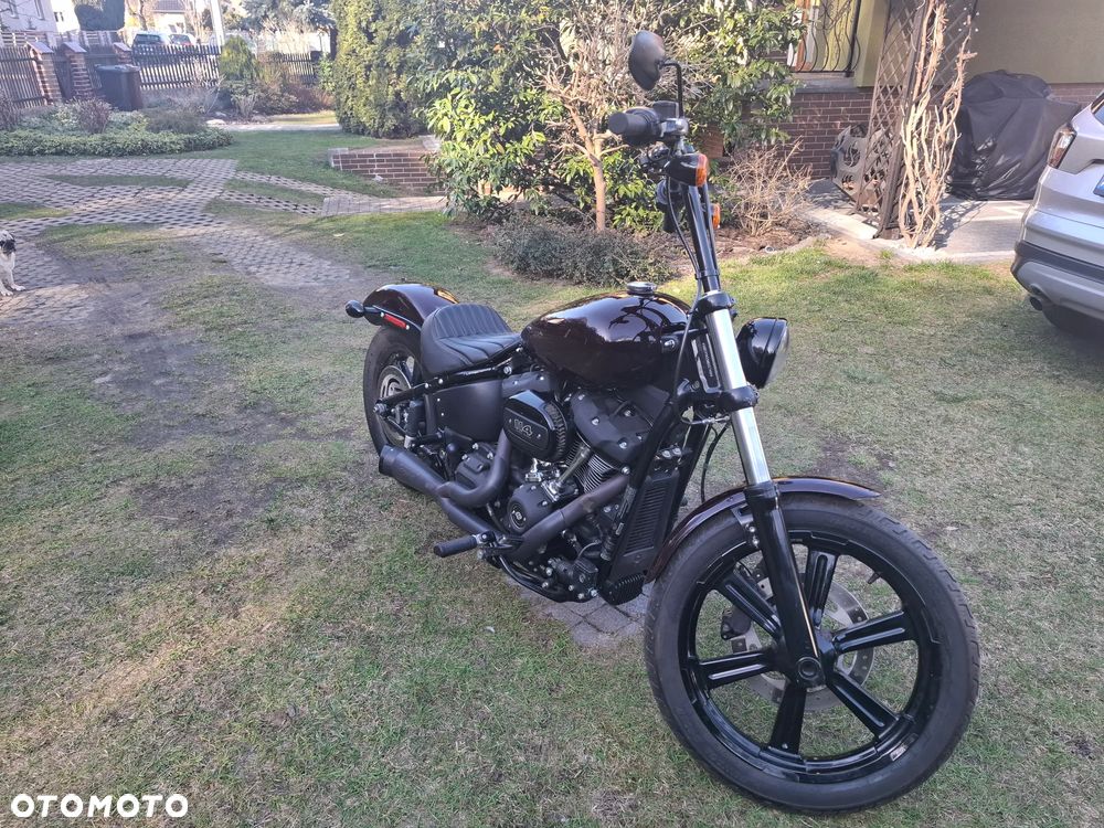 Harley-Davidson Softail Street Bob - 13