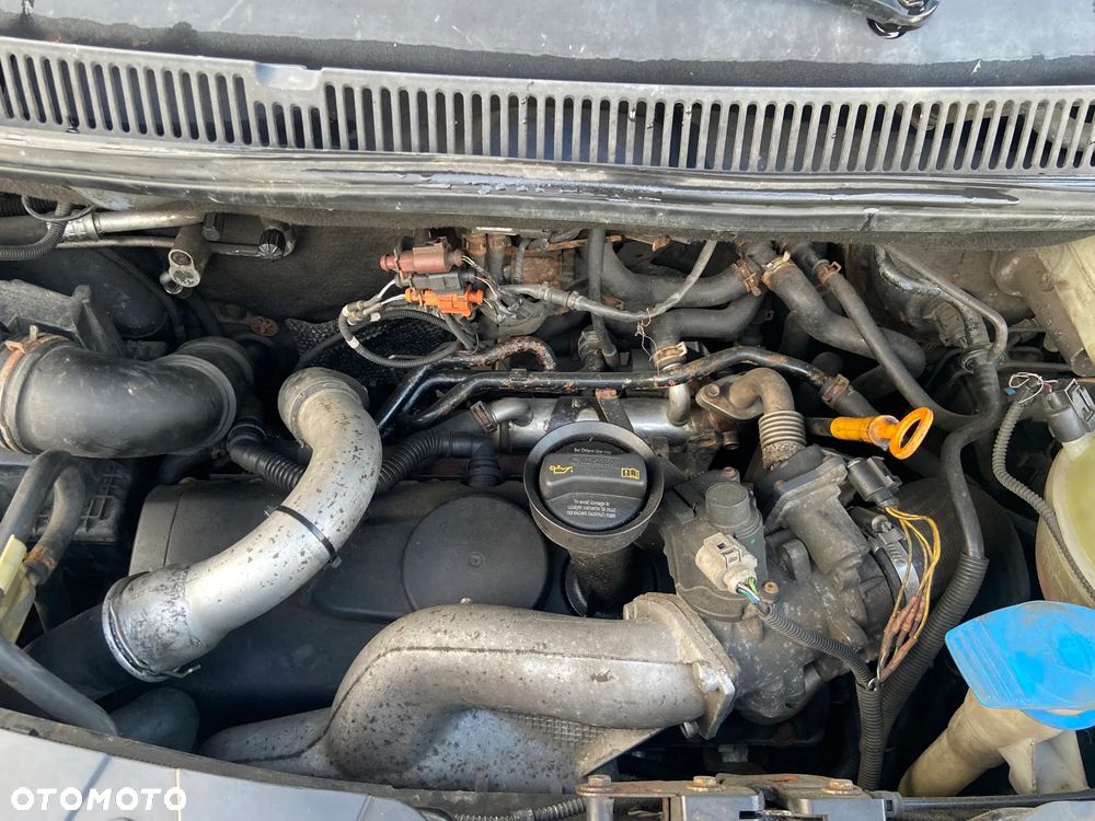 Volkswagen Caravelle - 13