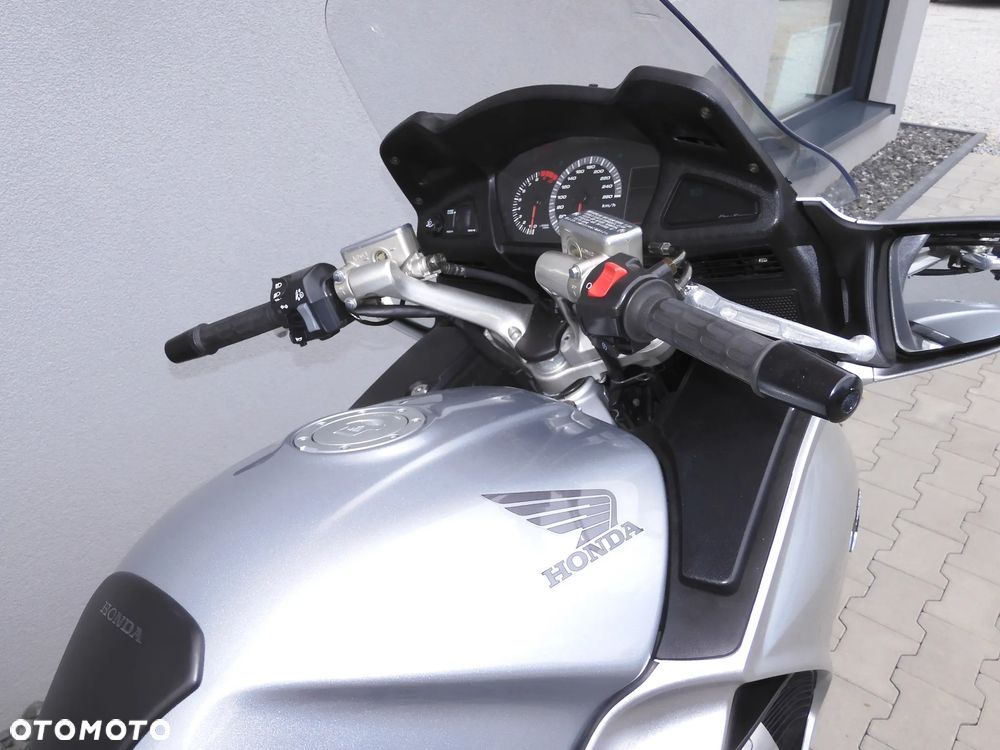Honda ST - 12