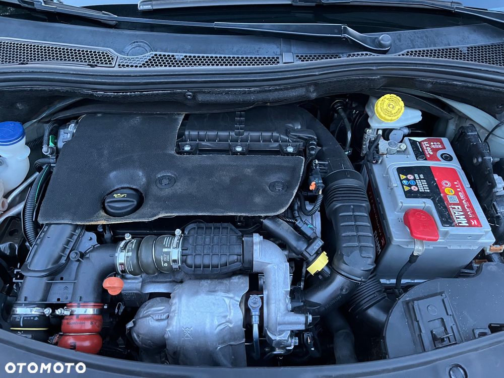 Peugeot 208 - 4