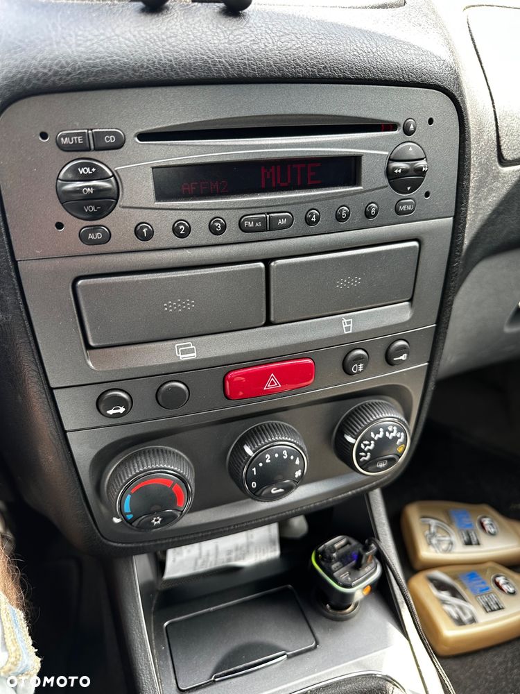 Alfa Romeo 147 1.6 Twin Spark 16V - 22
