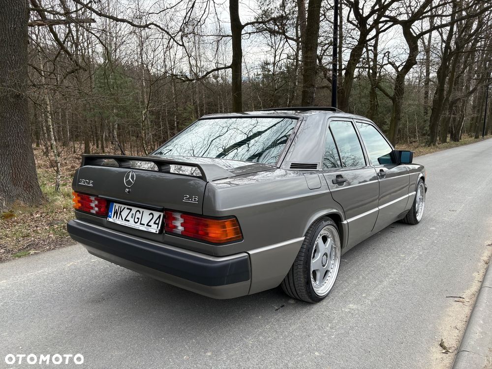 Mercedes-Benz W201 (190) - 3