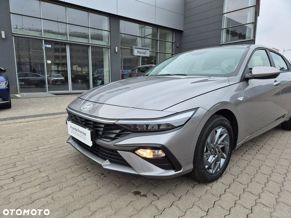 Hyundai Elantra - 9