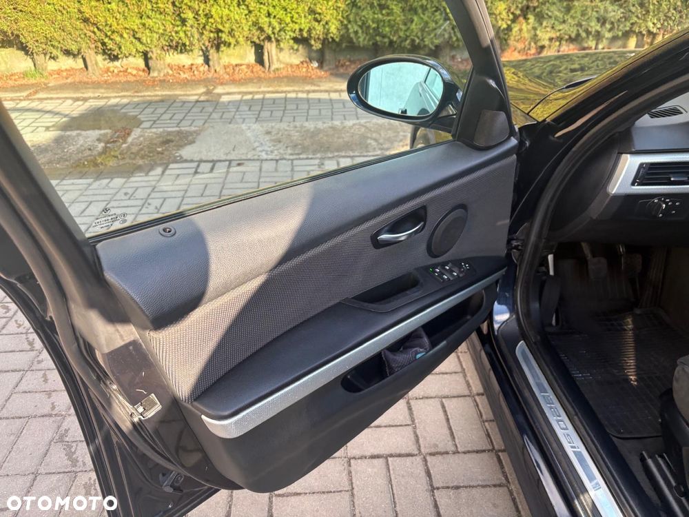 BMW Seria 3 320i Edition Sport - 29
