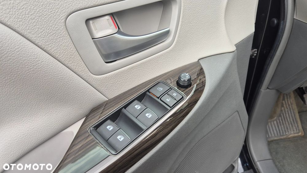 Toyota Sienna - 22