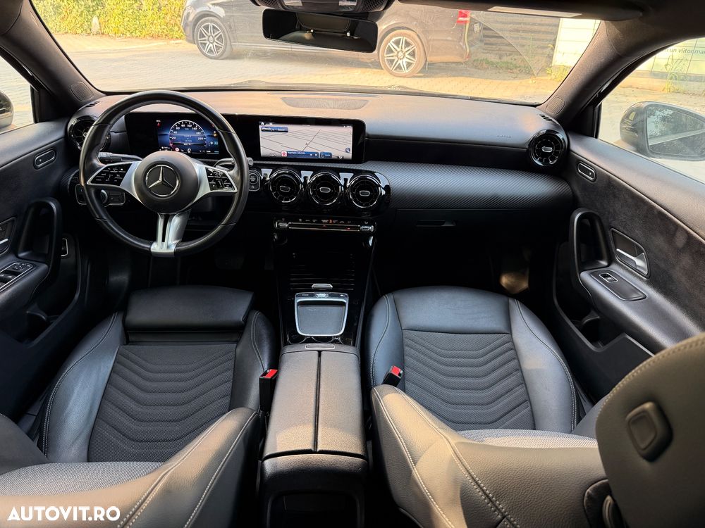 Mercedes-Benz A 180 Sedan MHEV 7G-DCT - 14