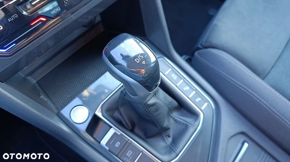 Volkswagen Tiguan - 32