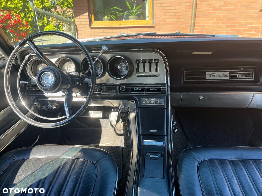 Ford Thunderbird - 16