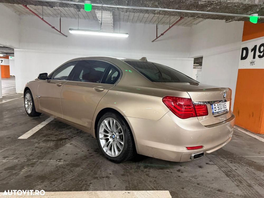 BMW Seria 7 740Li - 5