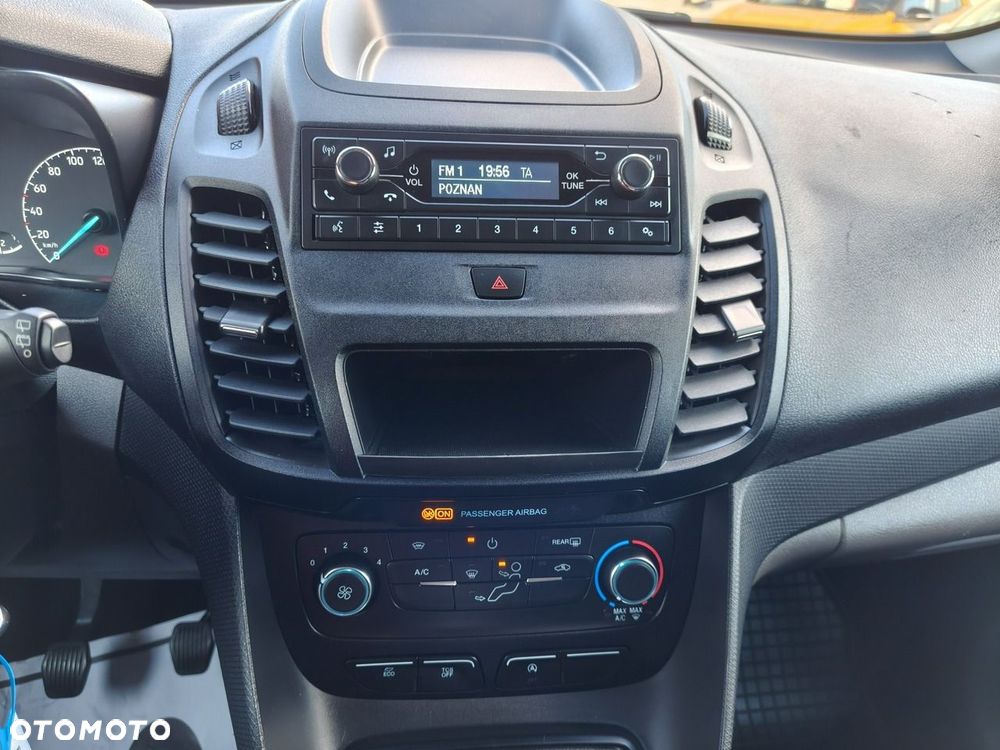 Ford Transit Connect - 11