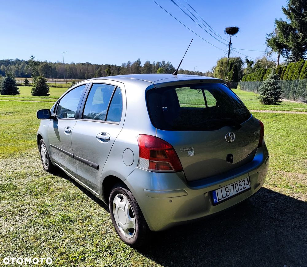 Toyota Yaris - 4