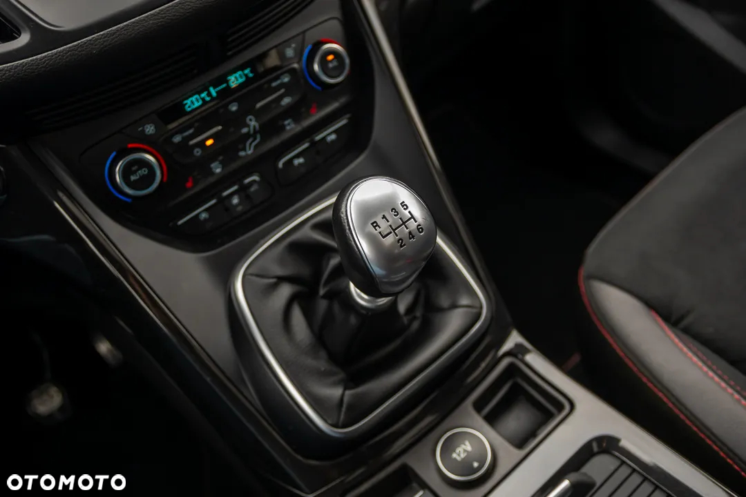 Ford Kuga 1.5 EcoBoost FWD ST-Line - 28