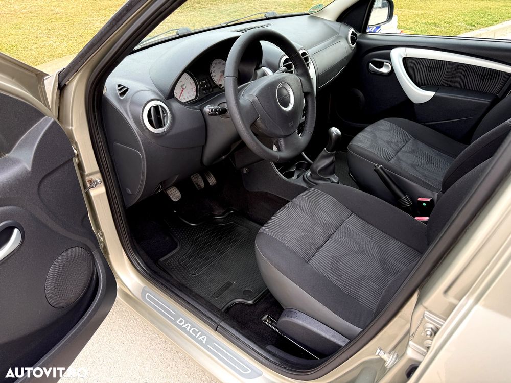 Dacia Logan 1.6 16V Laureate - 5