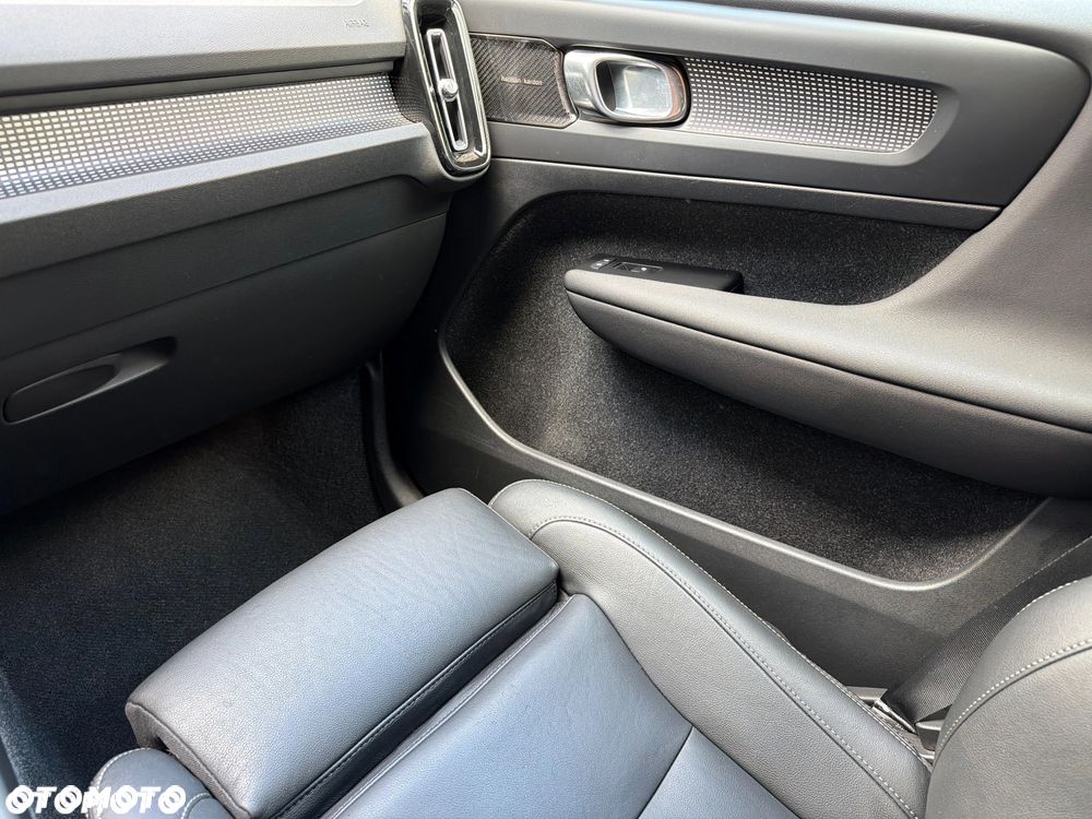 Volvo XC 40 B4 B AWD DKG RDesign - 11