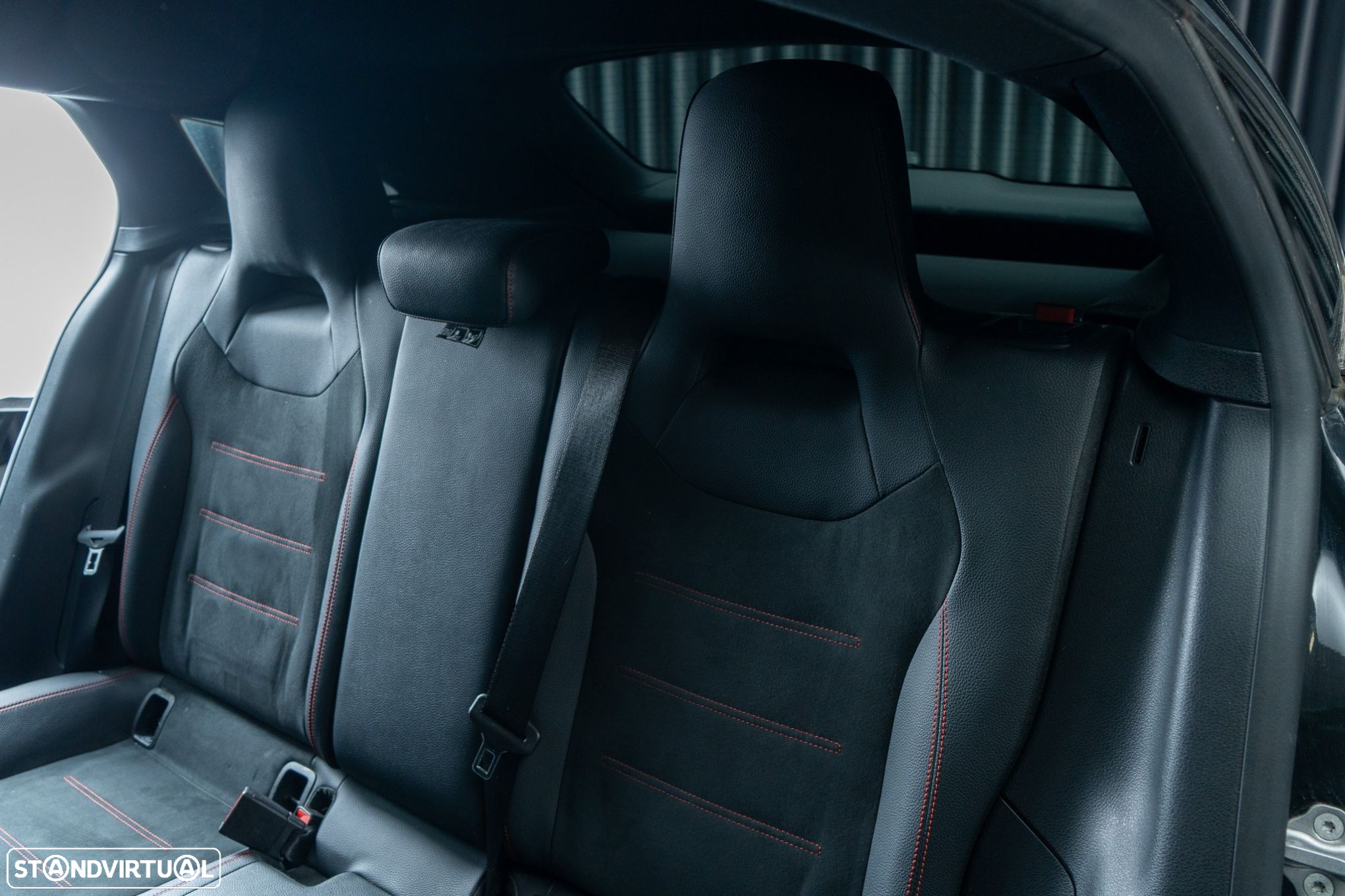 Mercedes-Benz CLA 180 Shooting Brake 7G-DCT AMG Line - 14