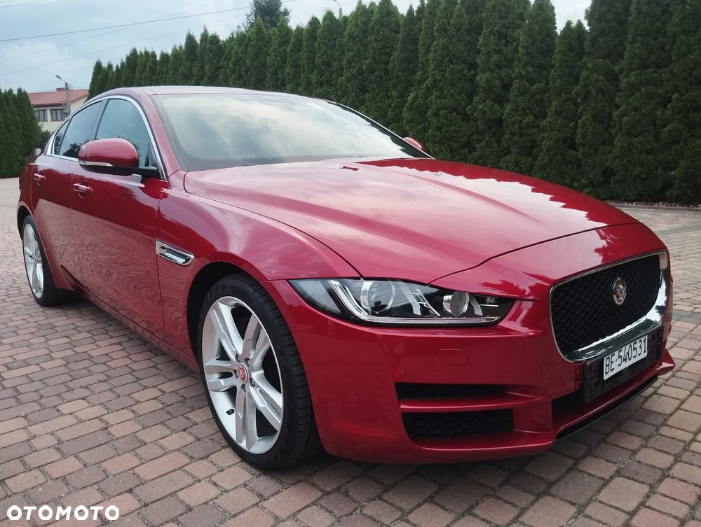 Jaguar XE 20t R-Sport - 2