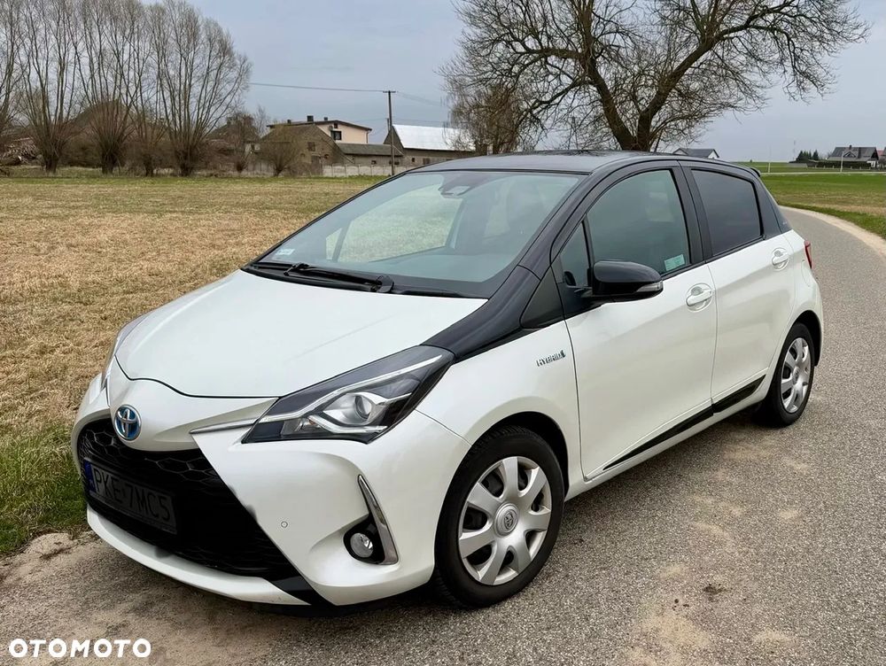 Toyota Yaris Hybrid 100 Selection Passion - 1