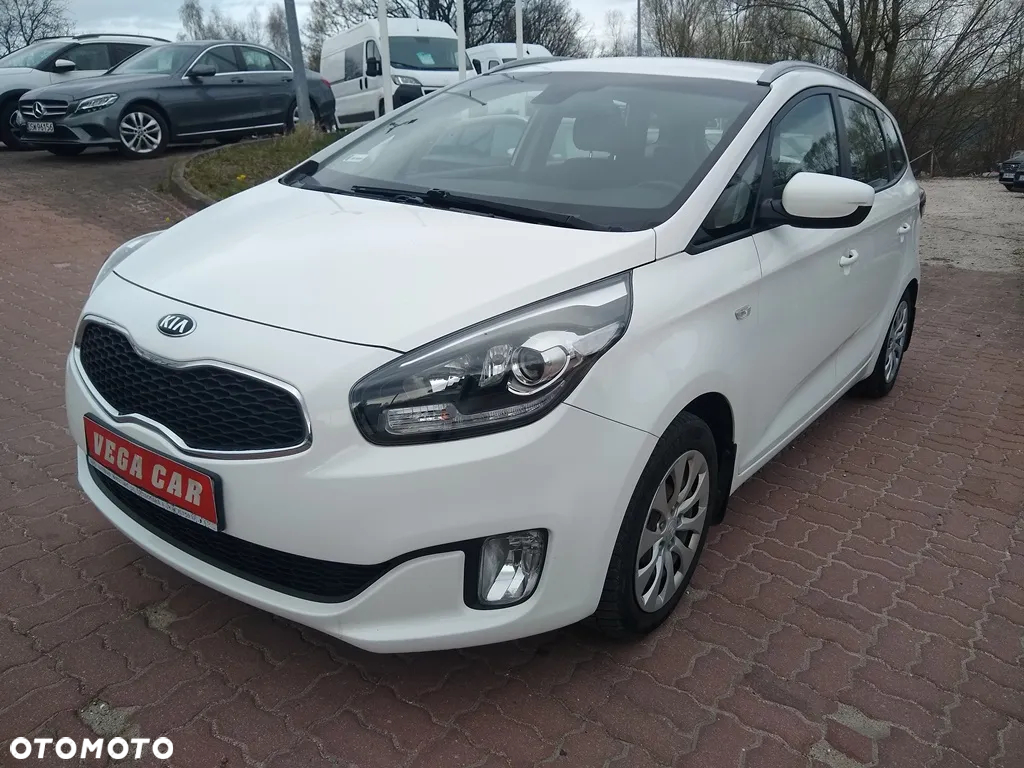 Kia Carens - 3