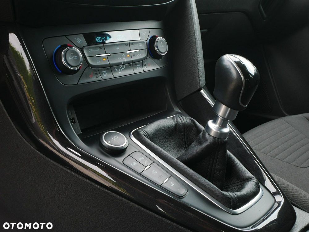 Ford Focus Turnier 1.0 EcoBoost Start-Stopp-System TITANIUM - 20