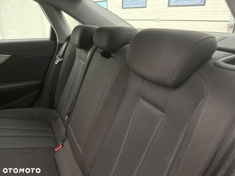 Audi A4 Limousine - 20