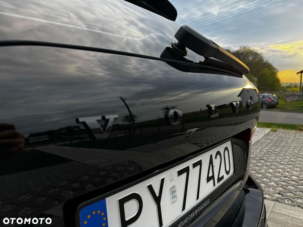 Volvo XC 60 B4 B Plus Dark - 21