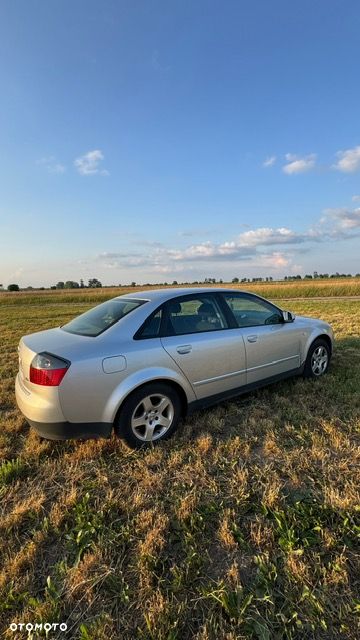 Audi A4 Limousine 1.6 - 5