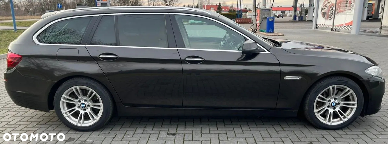 BMW Seria 5 530d xDrive Luxury Line - 7