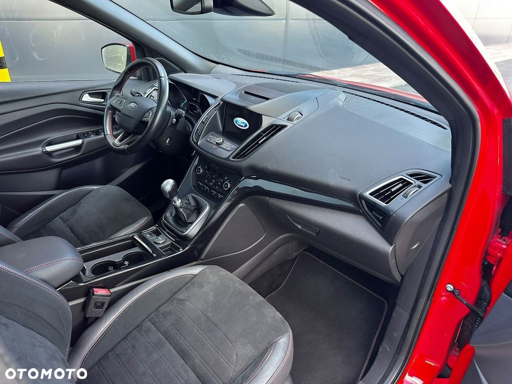 Ford Kuga 1.5 EcoBoost 2x4 ST-Line - 11