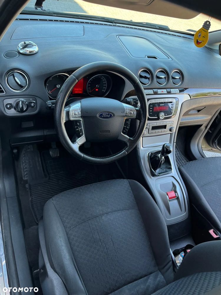 Ford Galaxy 2.0 TDCi Ghia - 18