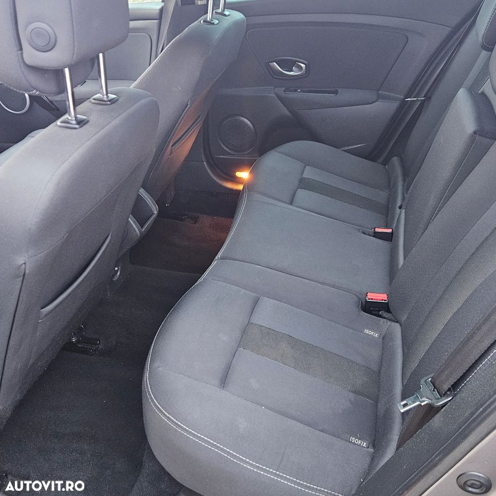 Renault Megane ENERGY dCi 110 Start & Stop Bose Edition - 6