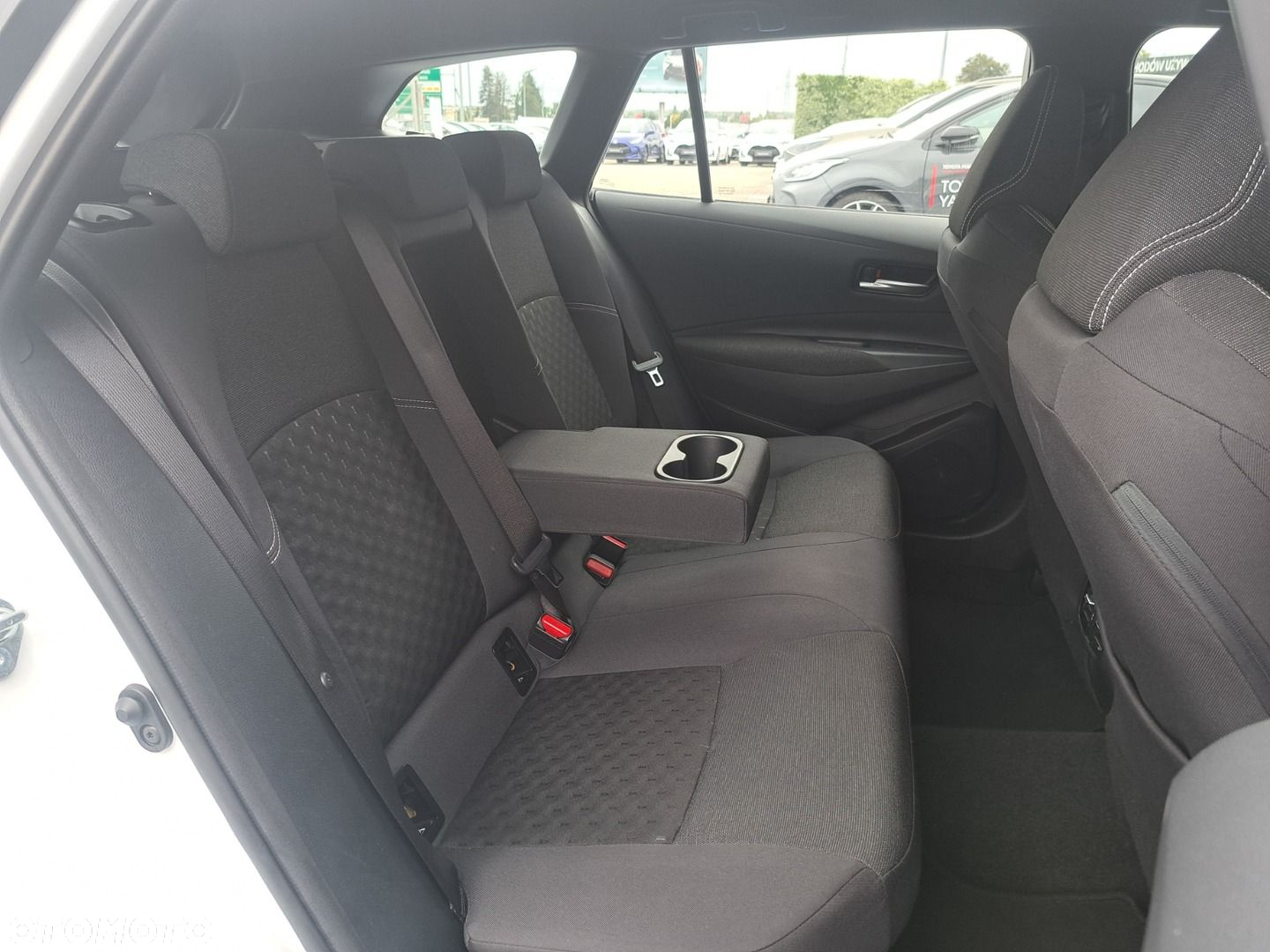 Toyota Corolla 1.8 Hybrid Comfort - 20