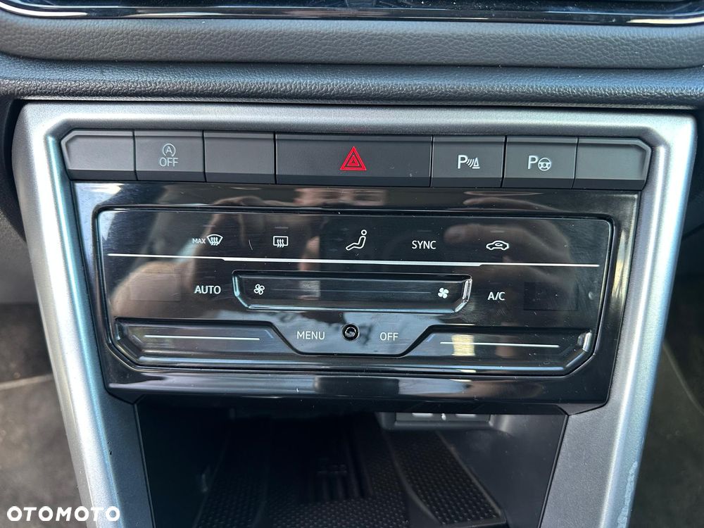 Volkswagen T-Roc - 16
