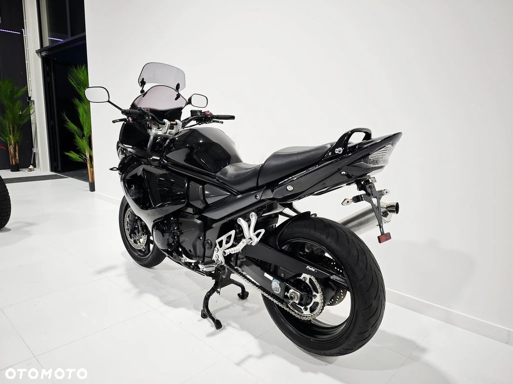 Suzuki GSX - 13