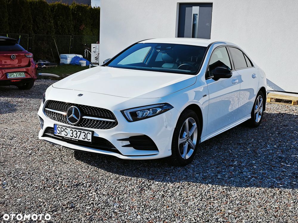 Mercedes-Benz Klasa A 250 E AMG Line 8G-DCT - 4