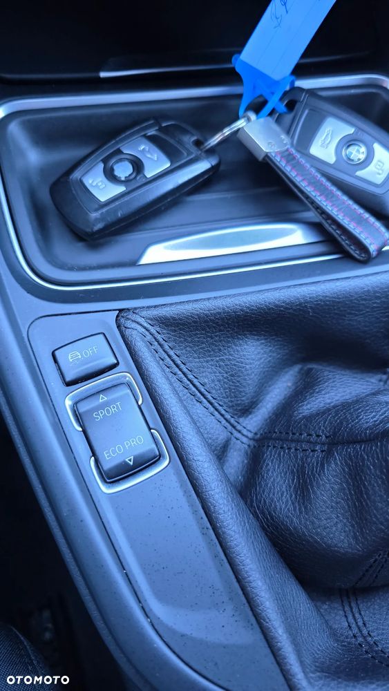 BMW Seria 3 320i Modern Line - 27