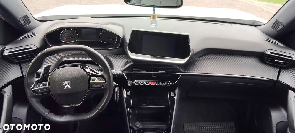Peugeot 2008 PureTech 130 Allure S&S EAT8 - 9