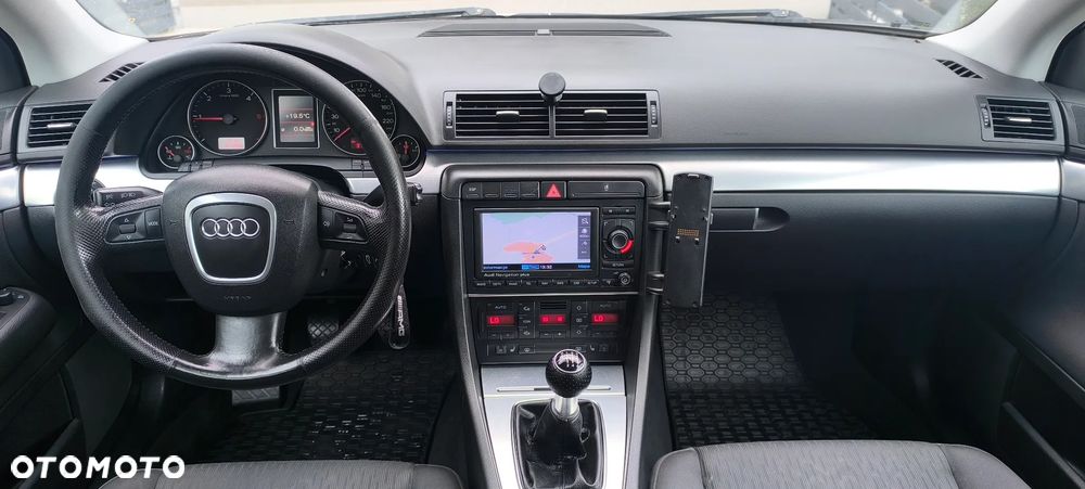 Audi A4 Avant 2.0 TDI - 10