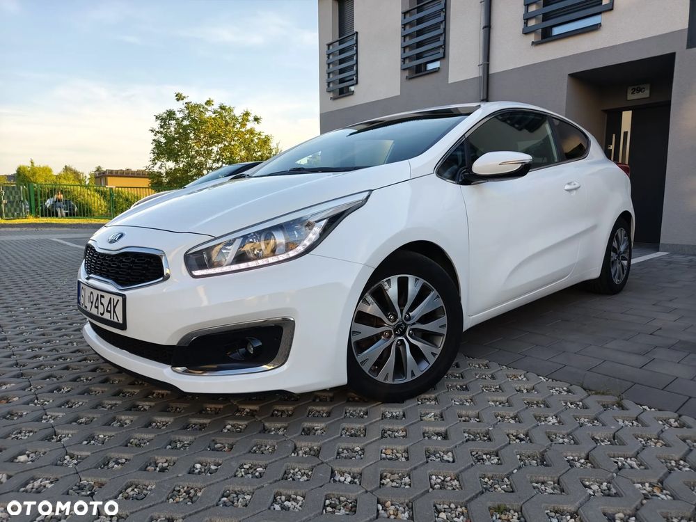 Kia ProCeed 1.6 CRDi ISG Vision - 12