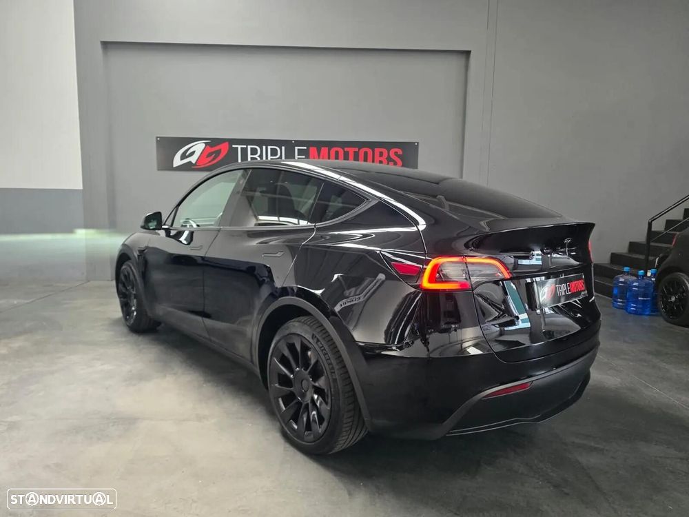 Tesla Model Y Long Range Dual Motor AWD - 3