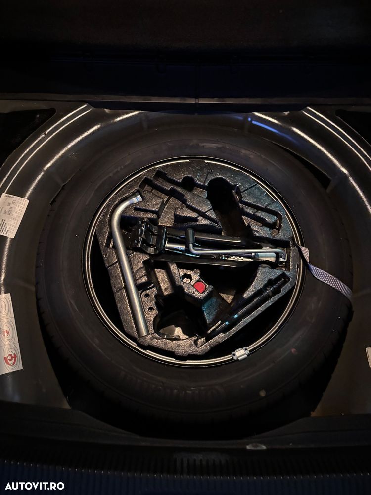 Volkswagen Golf 1.6 TDI DPF Style - 19