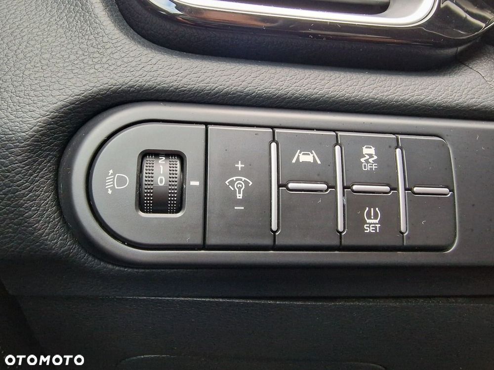 Kia XCeed 1.6 CRDi mHEV L Business Line DCT - 31