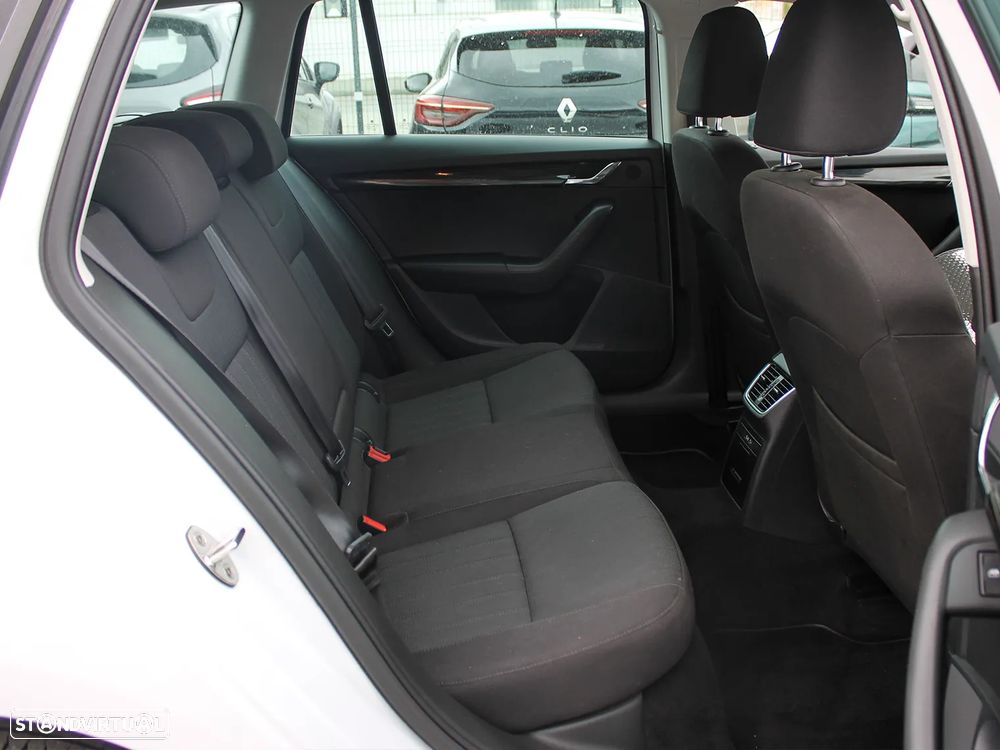 Skoda Octavia Break - 14