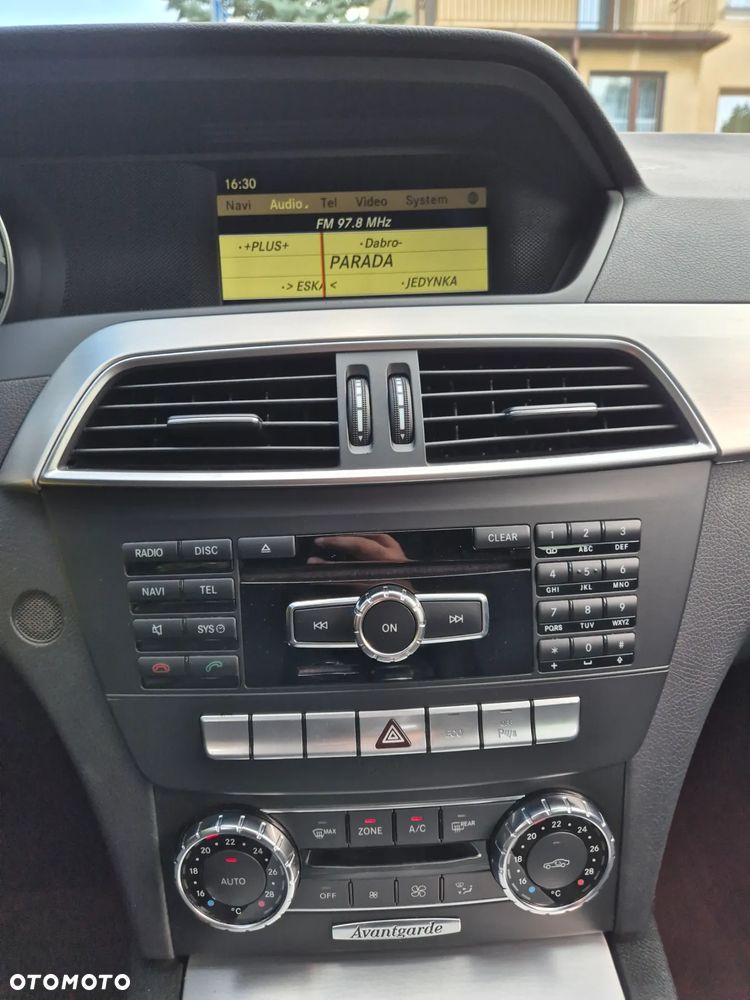 Mercedes-Benz Klasa C 180 T BlueEFFICIENCY Avantgarde - 15