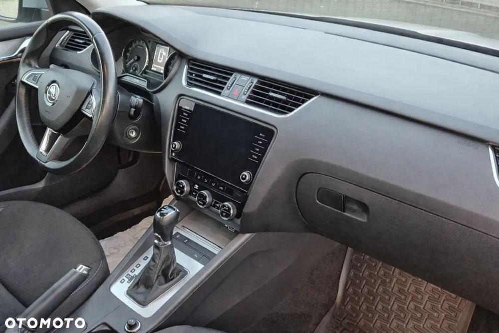 Skoda Octavia 2.0 TDI SCR Ambition DSG - 8