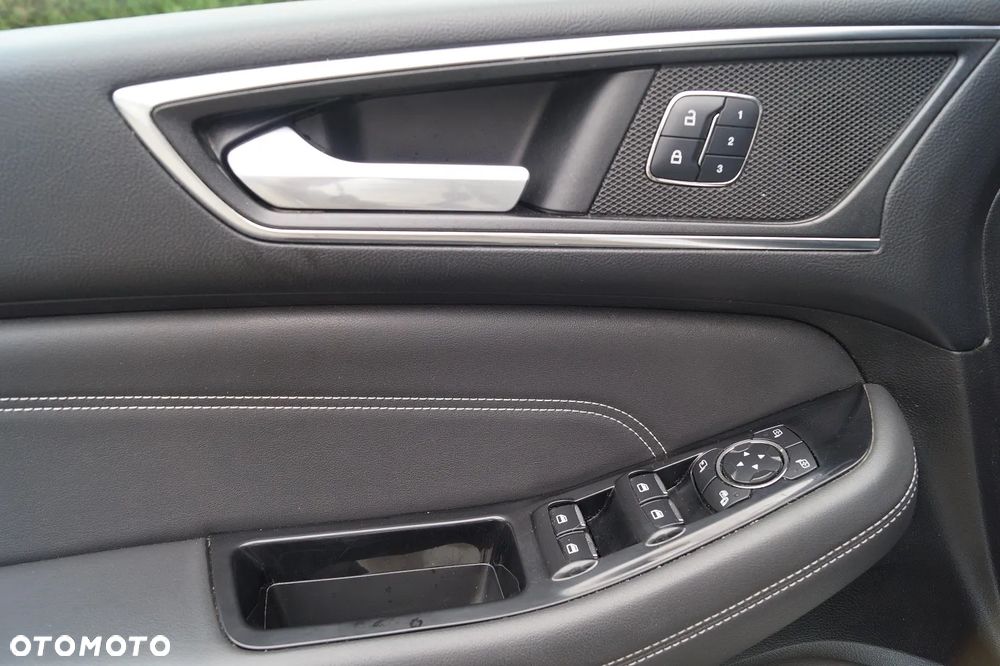 Ford S-Max 2.0 EcoBoost Titanium - 35