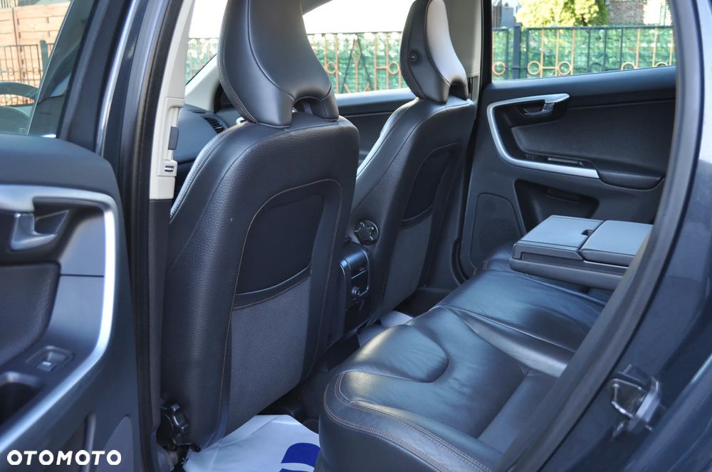 Volvo XC 60 D3 Momentum - 17