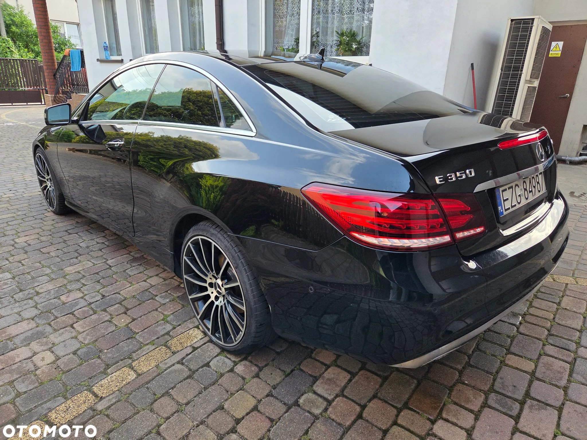 Mercedes-Benz Klasa E 350 Coupe 4Matic 7G-TRONIC - 4